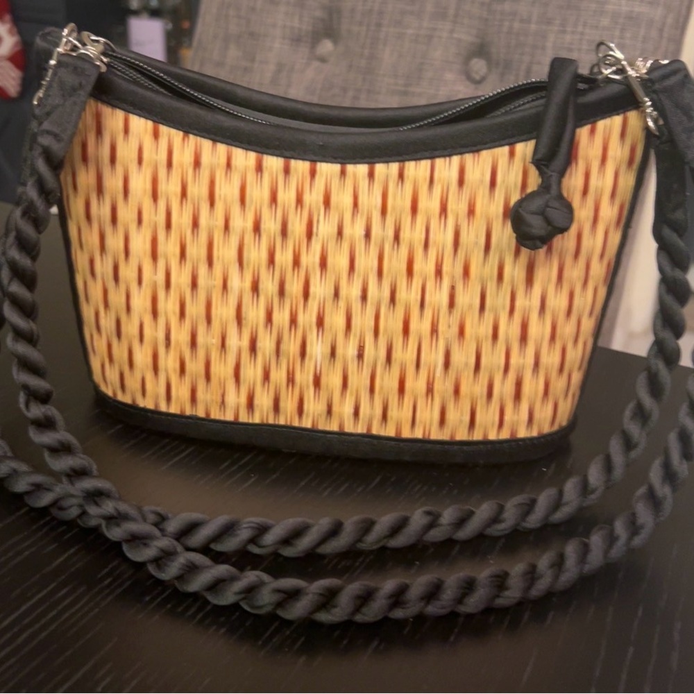 Stylish Black and Tan Women's Bag